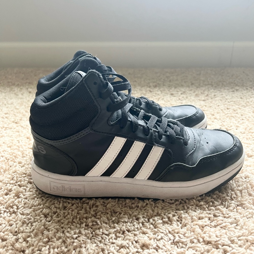 Adidas High Top size Youth 6